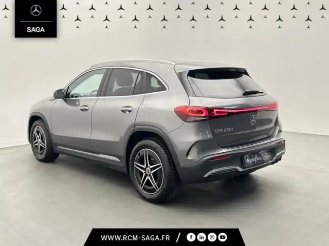 Mercedes Eqa 250+ amg line — photo 23