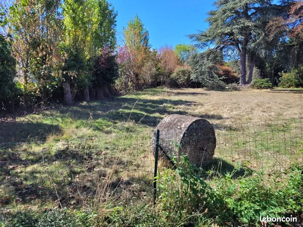 Terrain a vibialiser de 600 m² libre de constructeur