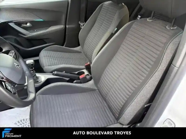 Peugeot 2008 1.2 puretech 100ch s&amp;s style — photo 11