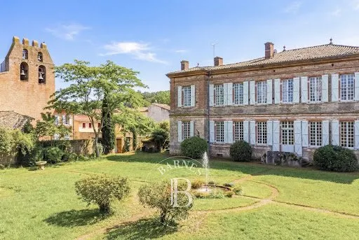 Château 1000 m²
