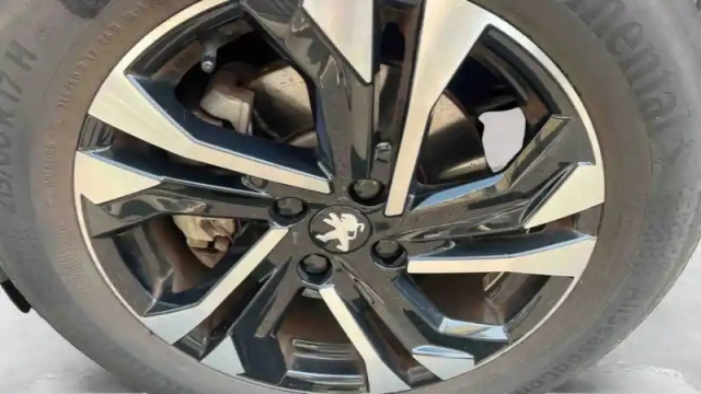 Peugeot 2008 moteur électrique 136 ch — photo 11