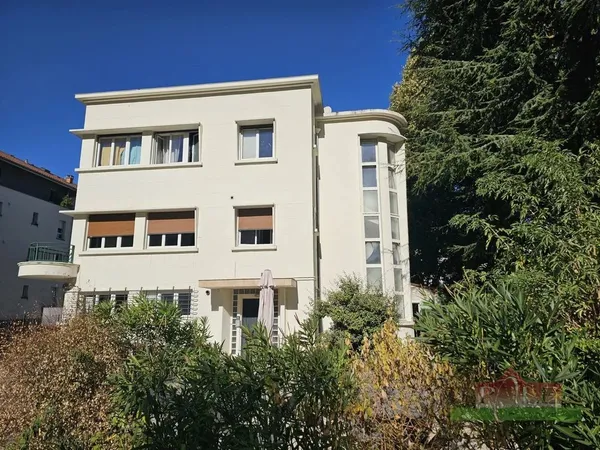 VIENNE, Appartement T4 de 116m² avec terrasse de 15 m² et 2 pkg