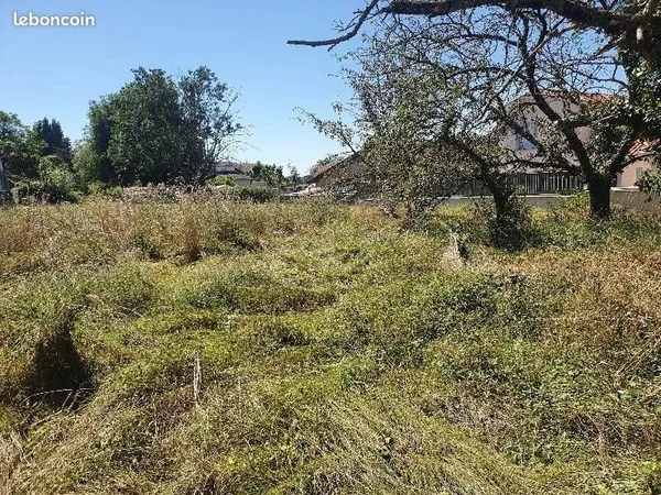 Terrain 1 000 m² Colombier Saugnieu