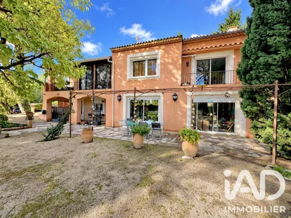 Maison 9 pièces 350 m²