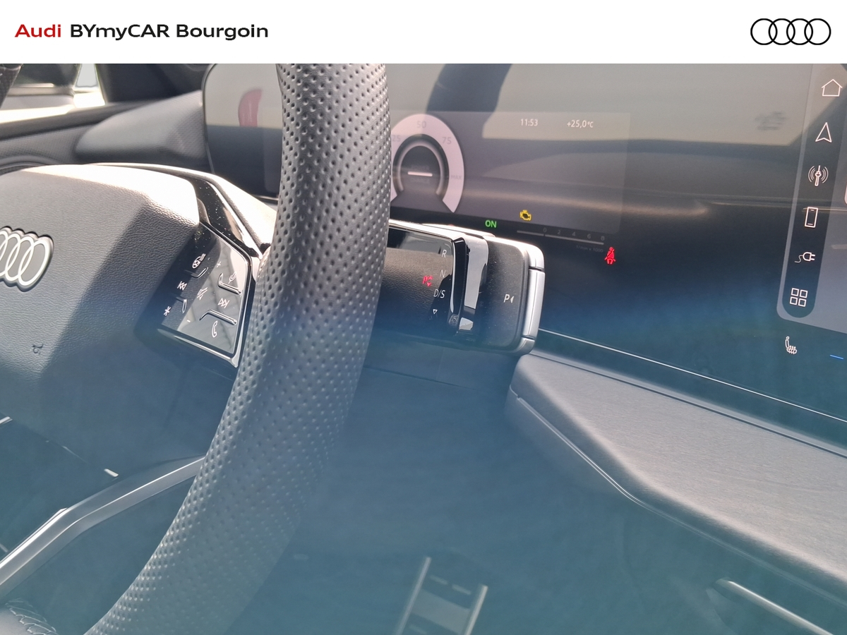 Audi Q3 e-hybrid 272 ch S tronic 6 — photo 20