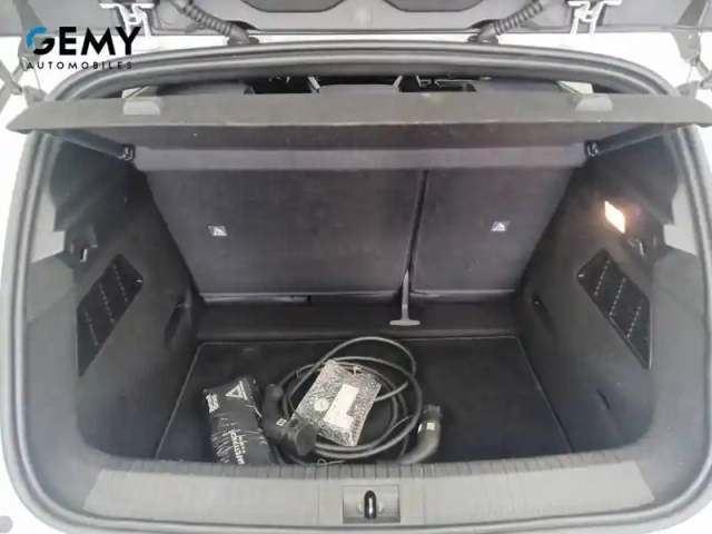 Renault Megane e-tech ev60 220 ch super charge — photo 28