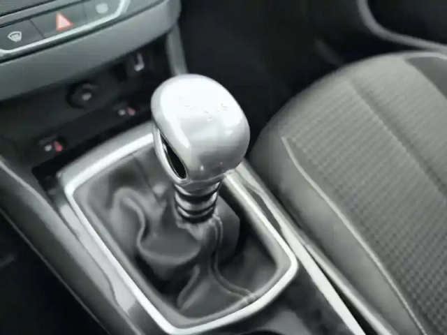 Peugeot 308 sw puretech 130ch s&amp;s bvm6 — photo 11