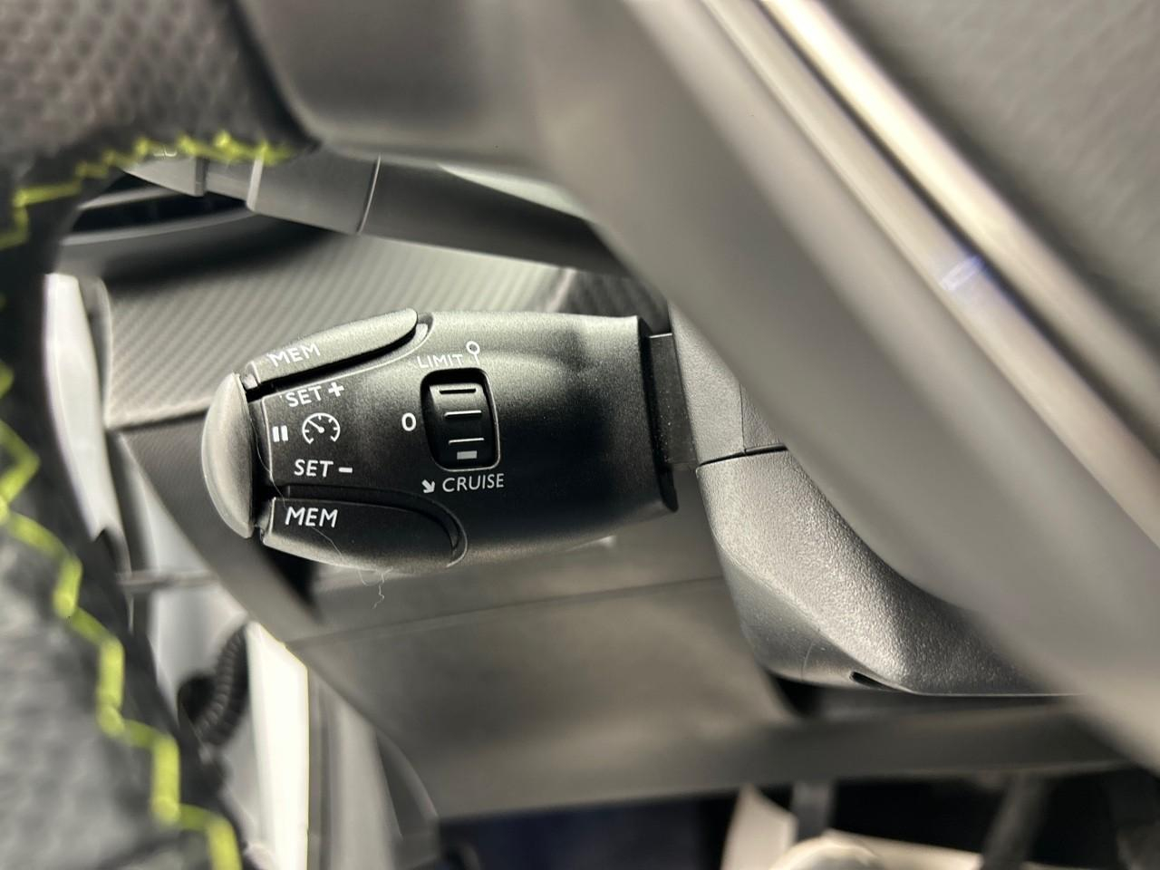 Peugeot 208 puretech 100 s&s bvm6 gt — photo 20