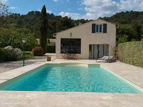 Maison provençale meublée 170 m² - 4 chambres + bureau - piscine - grand jardin - Villelaure