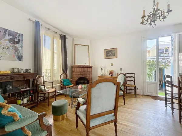 [Location court terme] Maison Courbevoie 100m2 / Jardin / Grande cave