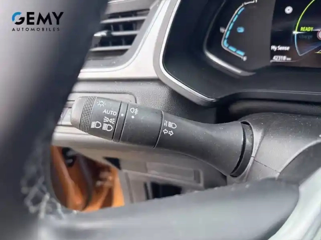 Renault Captur e-tech 145 - 21 — photo 108
