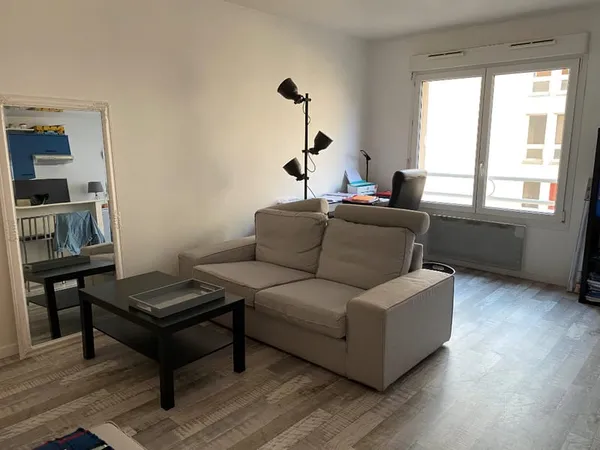 VIEUX-LILLE - GRAND TYPE 2 AVEC GARAGE - AV. PEUPLE BELGE