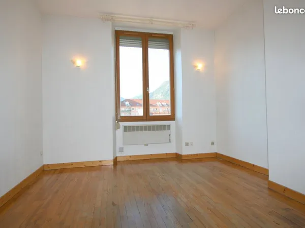 Particulier studio.c.ville, Chorier,18m2, refait, 432HC+21CH=453CC
