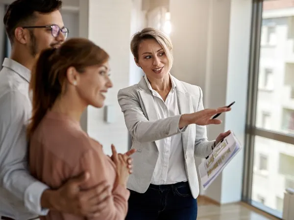 Découvrir le fonctionnement des agences immobilières : guide complet