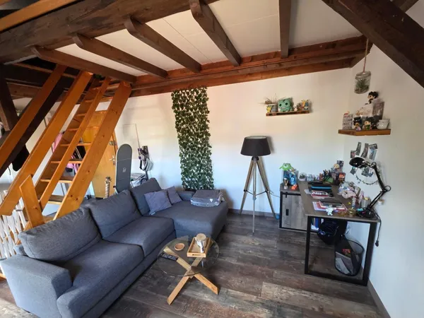 Studio + mezzanine + balcon
