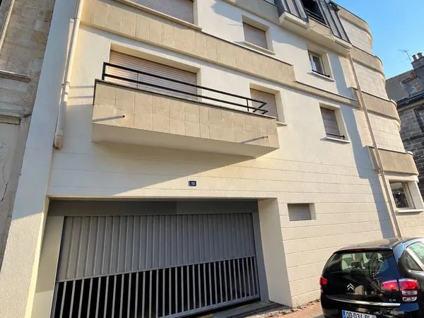 Box fermé et sécurisé - Quartier Victoire, Bordeaux centre