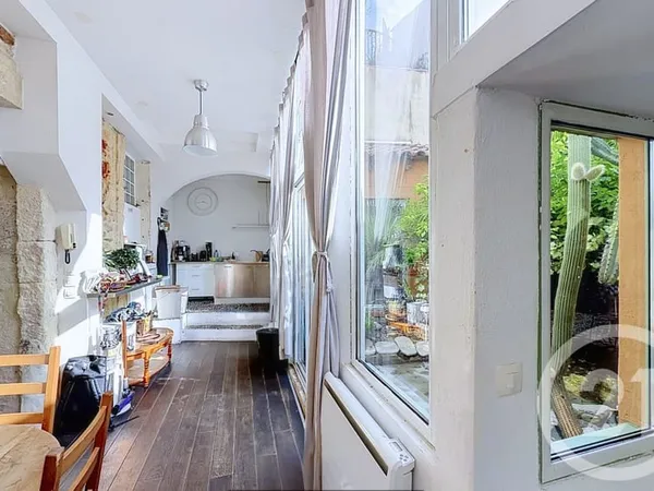 Appartement 6 pièces 83 m²