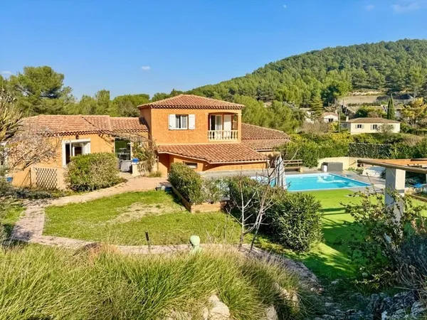 Maison 6 pièces 179 m²