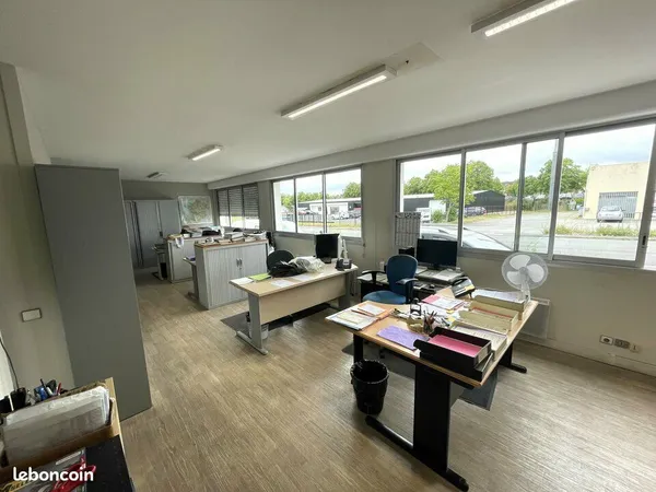 LOCAL D'ACTIVITE 959 m² POITIERS