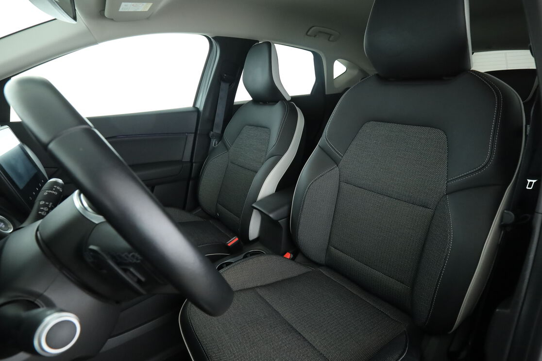 Renault Captur 1.3 TCe Intens EDC — photo 9
