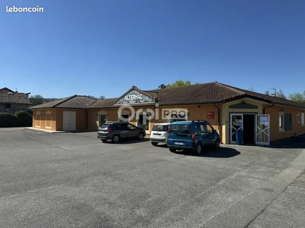 Local commercial 230 m²