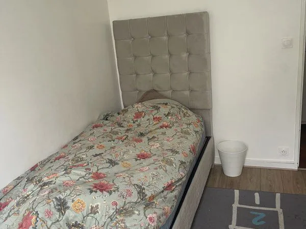 Chambre meublée en colocation - Évry-Courcouronnes