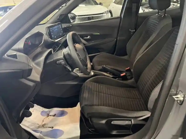 Peugeot 2008 puretech 100 s&amp;s bvm6 — photo 9