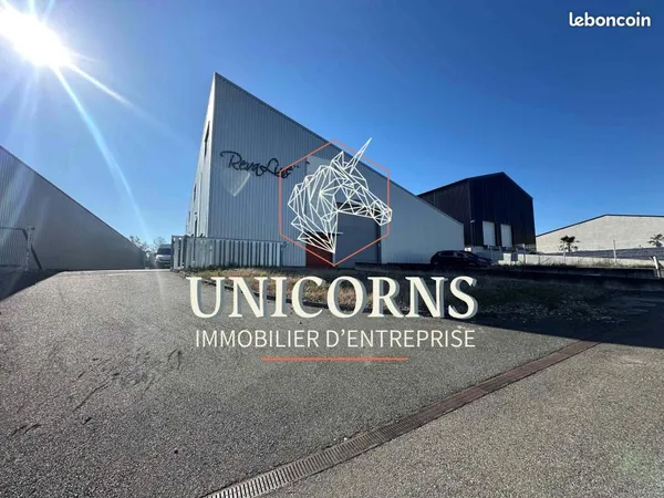 Local industriel 1 800 m²