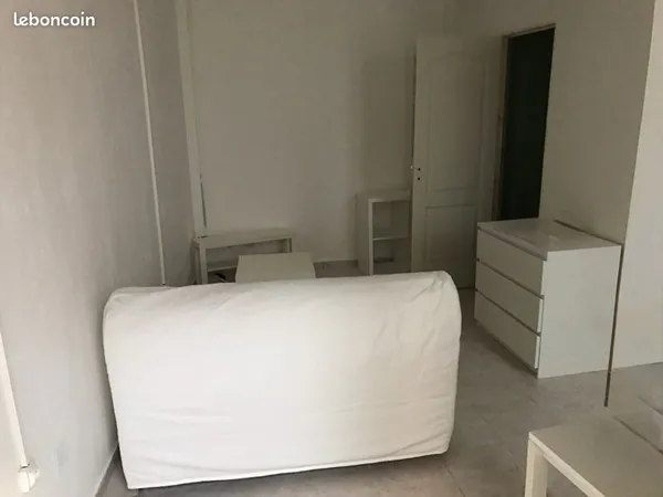 Loue studio de 22 m² centre-ville d'Orange