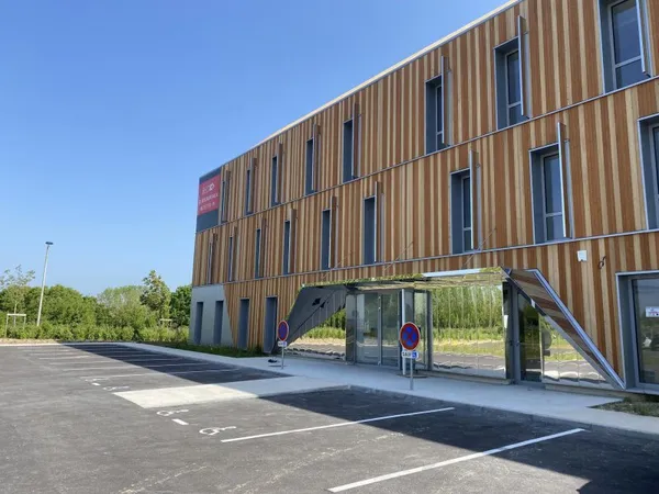 Bureau et espace de travail Location Amiens  190m² 2916€