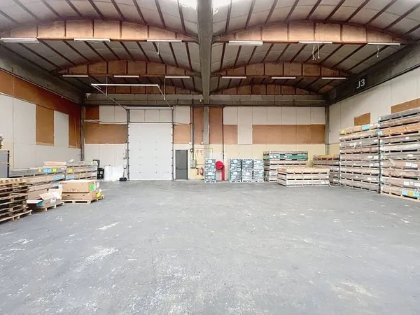 Local d'activité 340 m²