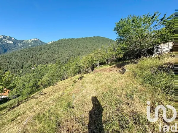 Terrain 2213 m²