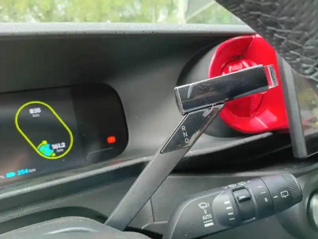 Renault Twingo e-tech electrique 80 ch autonomie urbaine — photo 13
