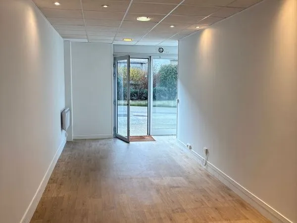 Boutique 40 m² ST MANDE