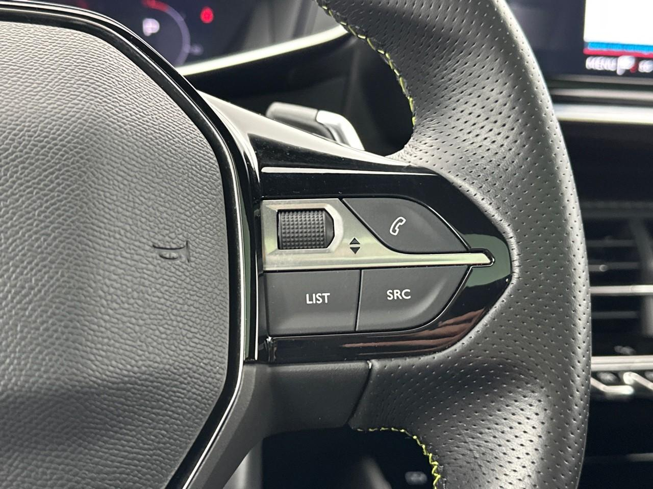 Peugeot 2008 puretech 130 s&s eat8 gt line — photo 19
