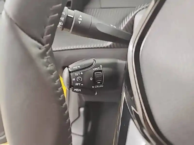 Peugeot 208 puretech 75 s&amp;s bvm5 — photo 25