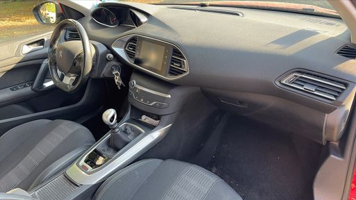 Peugeot 308 1.2 PureTech 130 - Allure Business – 2019 – 120042 km – Essence – Boîte Manuelle — photo 14