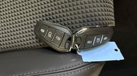 Peugeot 208 1.2 PureTech 100ch S&S GT EAT8 — photo 16