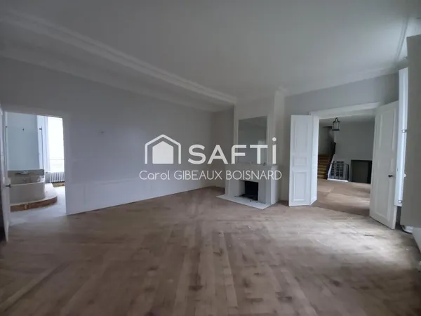 Hôtel particulier de 420m² - 14 pièces, 7 chambres, 4 salle de bains, 6 wc et garage