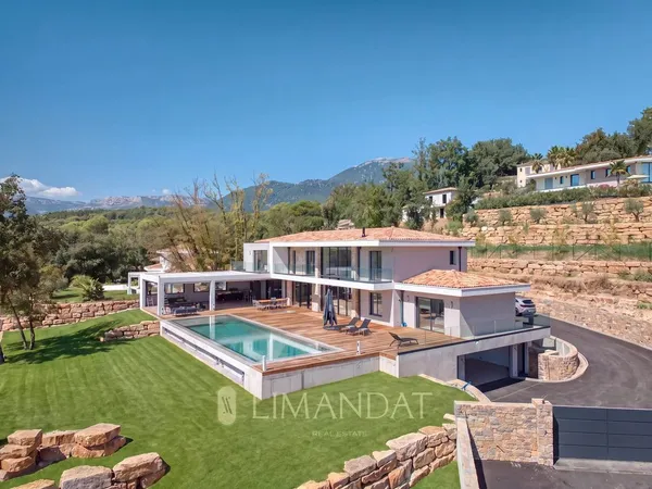 Proche Valbonne - Villa 6 chambres - Piscine - Salle de sport -