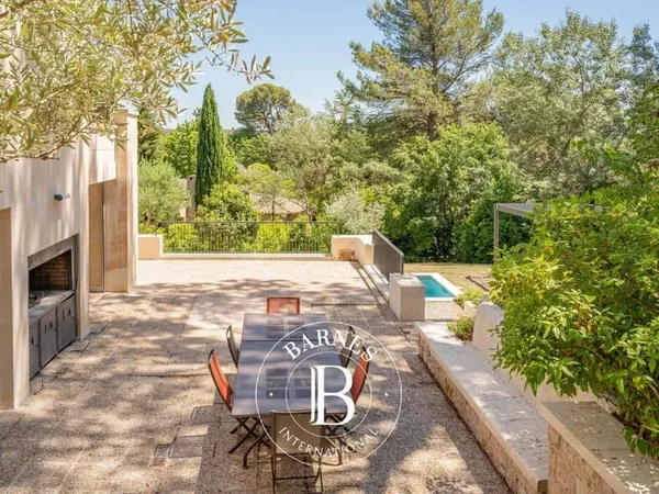 Maison 9 pièces 271 m²