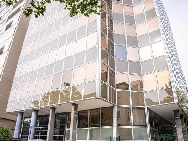 Bureau 611 m²