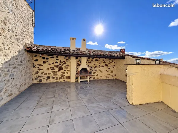 Magalas - Maison de caractère avec terrasse au calme