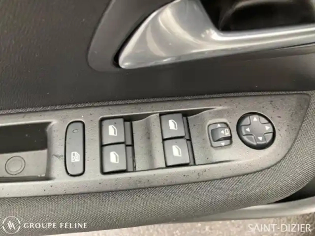 Peugeot 208 1.2 puretech 100ch s&amp;s active business — photo 12