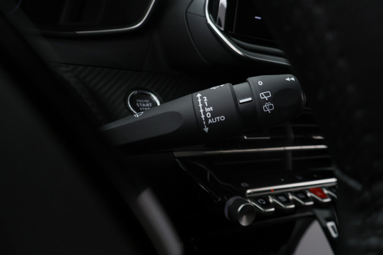 Peugeot 208 — photo 19