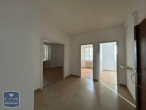 Bureau 6 pièces 97 m²