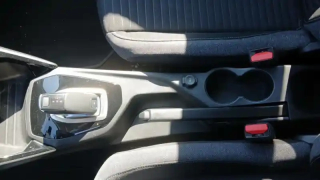 Peugeot 2008 puretech 130 s&amp;s eat8 — photo 67