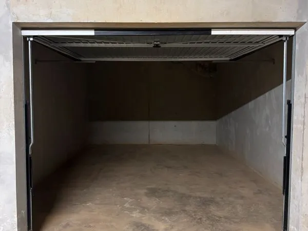 Garage à vendre - Via Paese