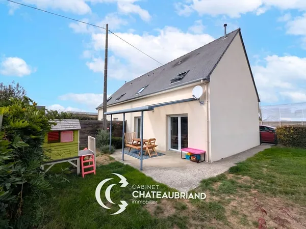 Maison familiale de 2011, 3 chambres et jardin de 619 m² - Baguer-Pican
