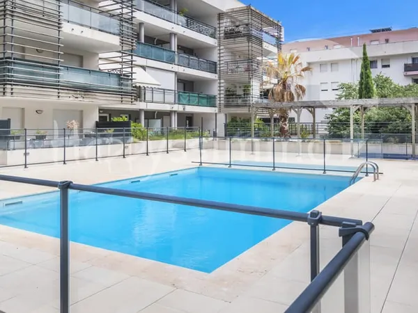 Appartement T2 de 45 m2 avec terrasse et place de parking